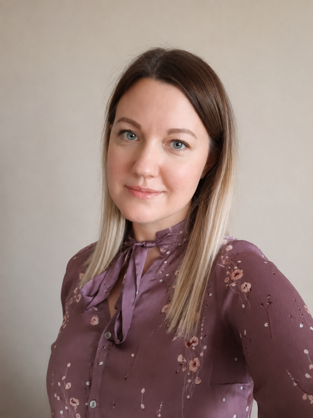 Portret al Dr. Cezara Humă, profesoară de limba germană online